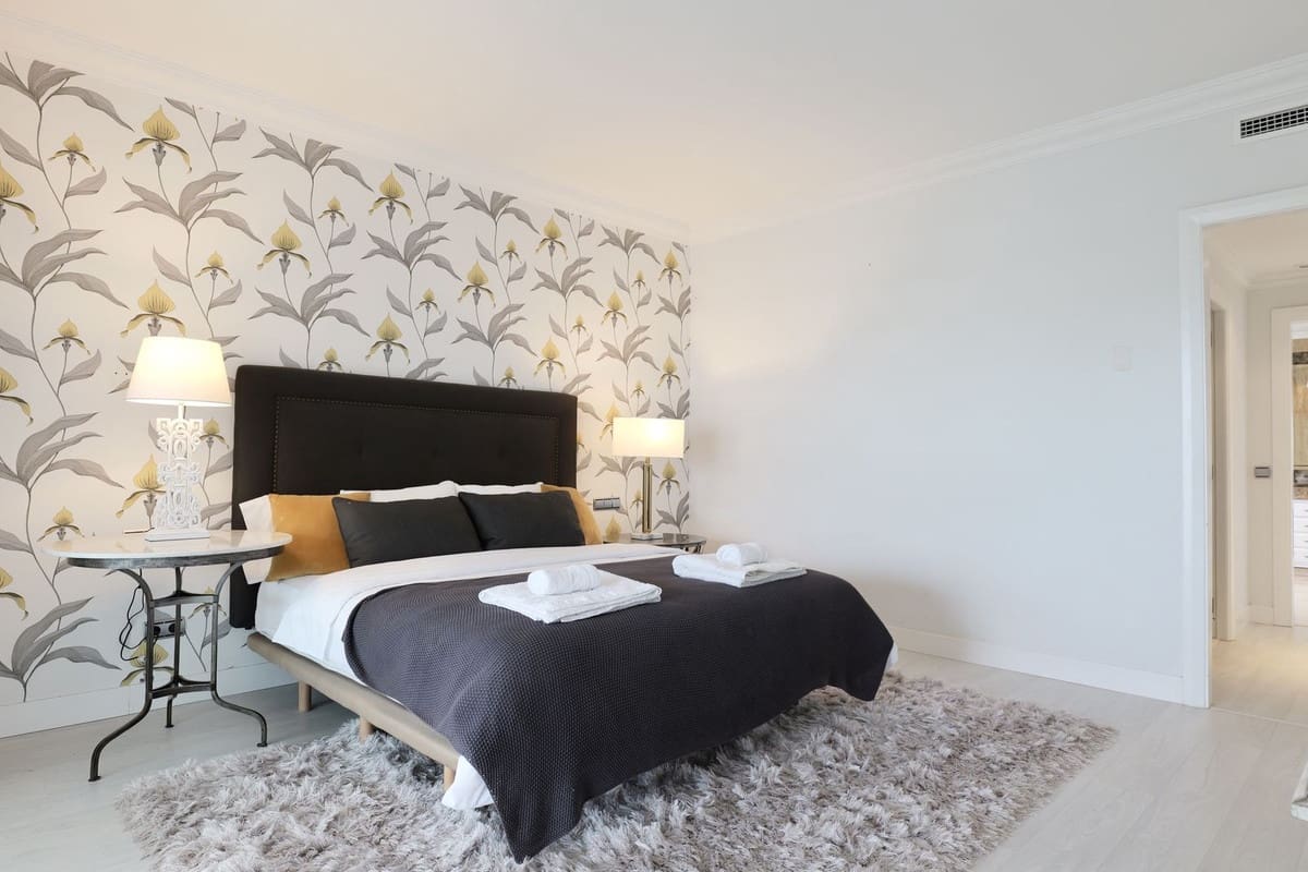 3 bedroom Penthouse for sale in Puerto Banus with pool garage - € 2,330,000 (Ref: 9733319)