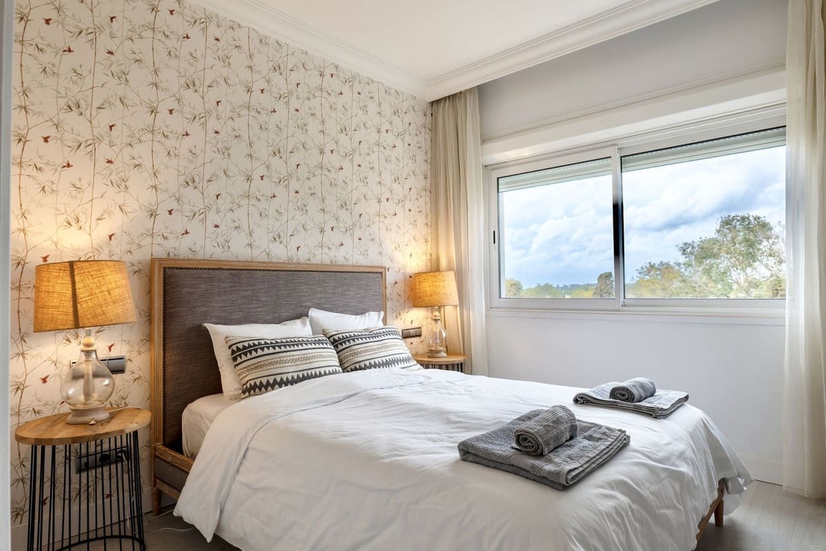 3 bedroom Penthouse for holiday rental in Puerto Banus with pool garage - € 1,800 (Ref: 9733320)