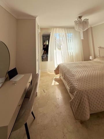 2 bedroom Apartment for holiday rental in Estepona with pool garage - € 750 (Ref: 9733322)