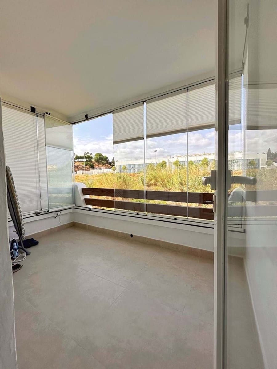 2 bedroom Apartment for holiday rental in Estepona with pool garage - € 750 (Ref: 9733322)