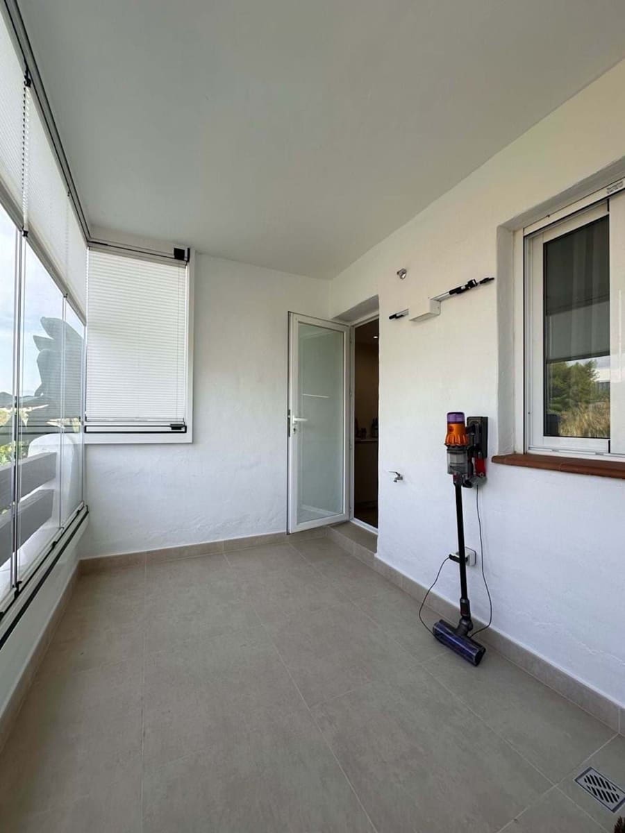 2 bedroom Apartment for holiday rental in Estepona with pool garage - € 750 (Ref: 9733322)