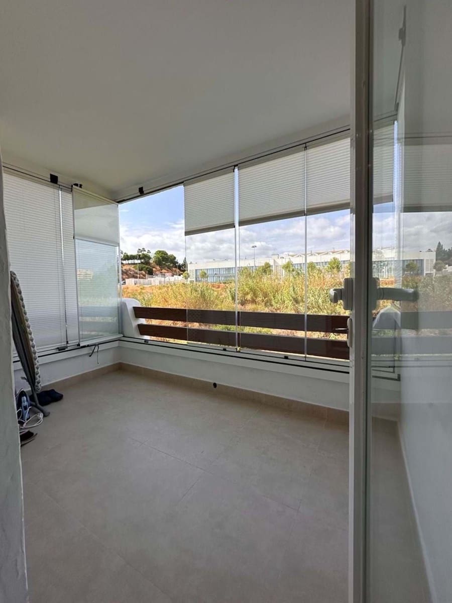 2 bedroom Apartment for holiday rental in Estepona with pool garage - € 750 (Ref: 9733322)