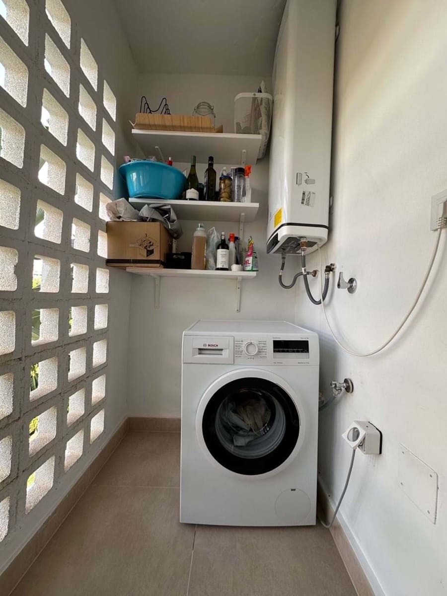 2 bedroom Apartment for holiday rental in Estepona with pool garage - € 750 (Ref: 9733322)