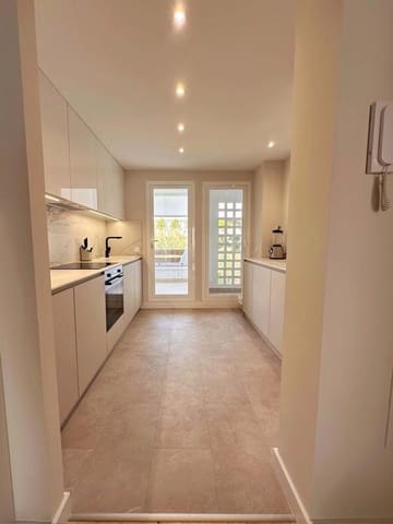 2 sovrum Lägenhet för semesterbostäder i Estepona med pool garage - 750 € (Ref: 9733322)