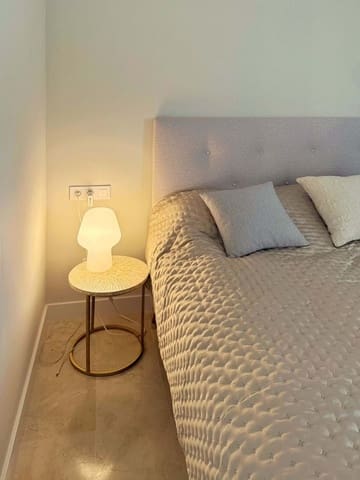 2 sovrum Lägenhet för semesterbostäder i Estepona med pool garage - 750 € (Ref: 9733322)