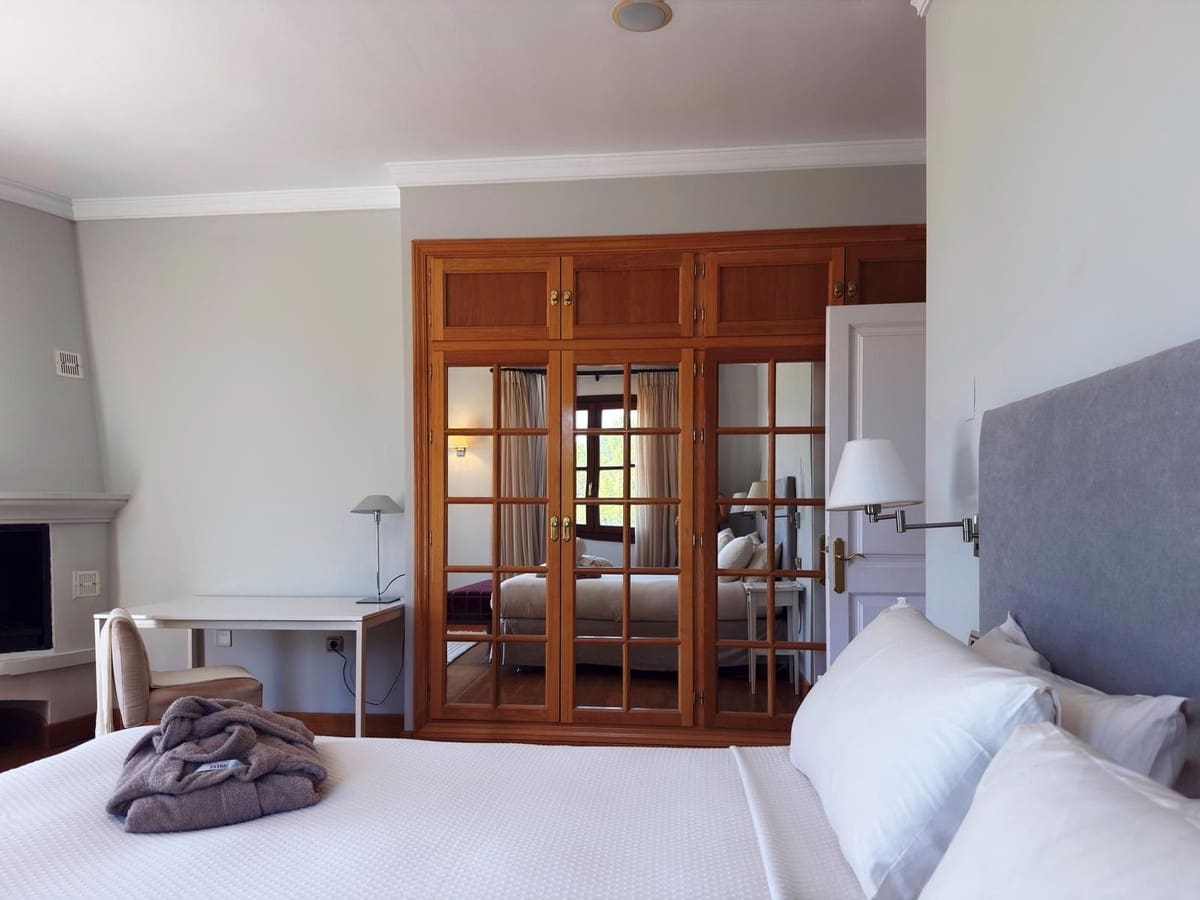 5 bedroom Villa for rent in La Zagaleta with pool garage - € 19,500 (Ref: 9733323)