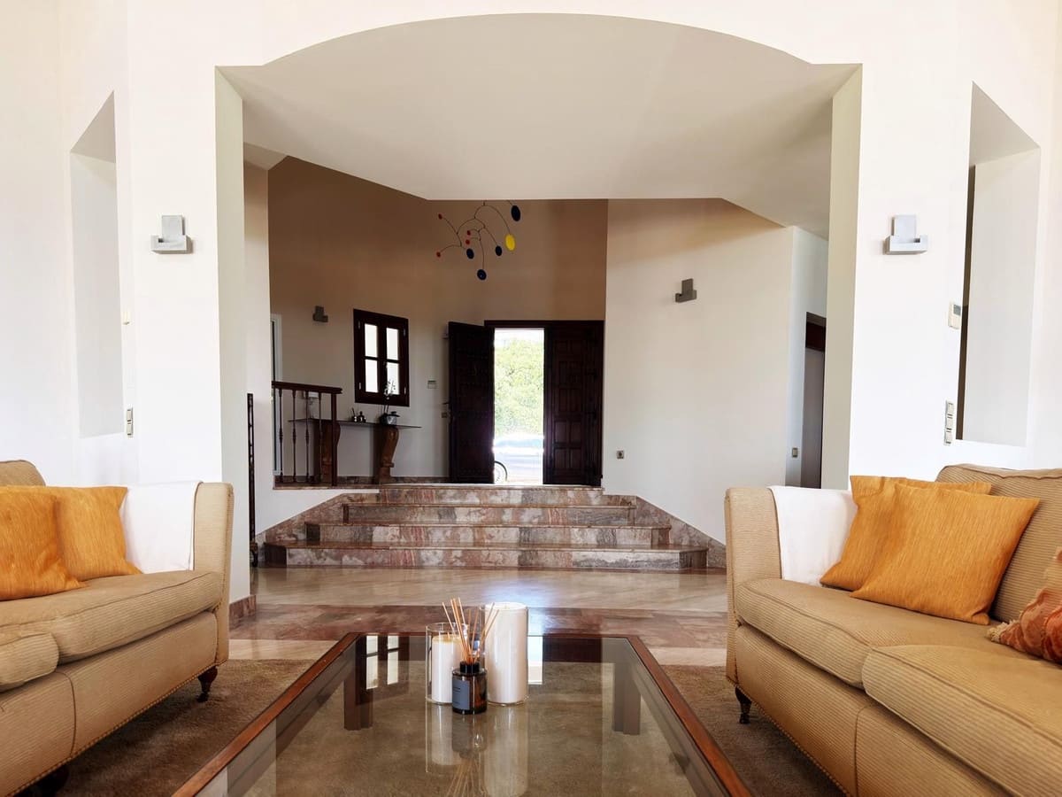 5 bedroom Villa for rent in La Zagaleta with pool garage - € 19,500 (Ref: 9733323)