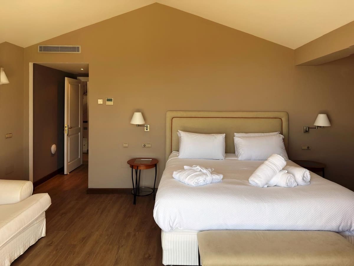 5 bedroom Villa for rent in La Zagaleta with pool garage - € 19,500 (Ref: 9733323)