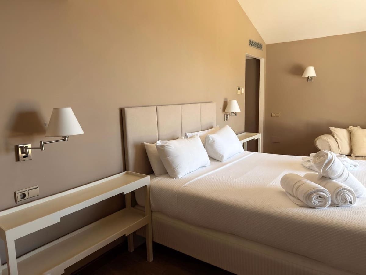 5 bedroom Villa for rent in La Zagaleta with pool garage - € 19,500 (Ref: 9733323)