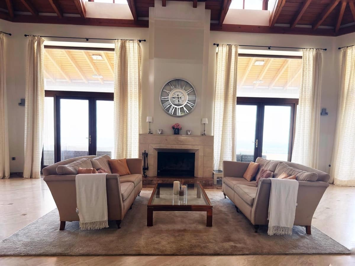 5 bedroom Villa for rent in La Zagaleta with pool garage - € 19,500 (Ref: 9733323)