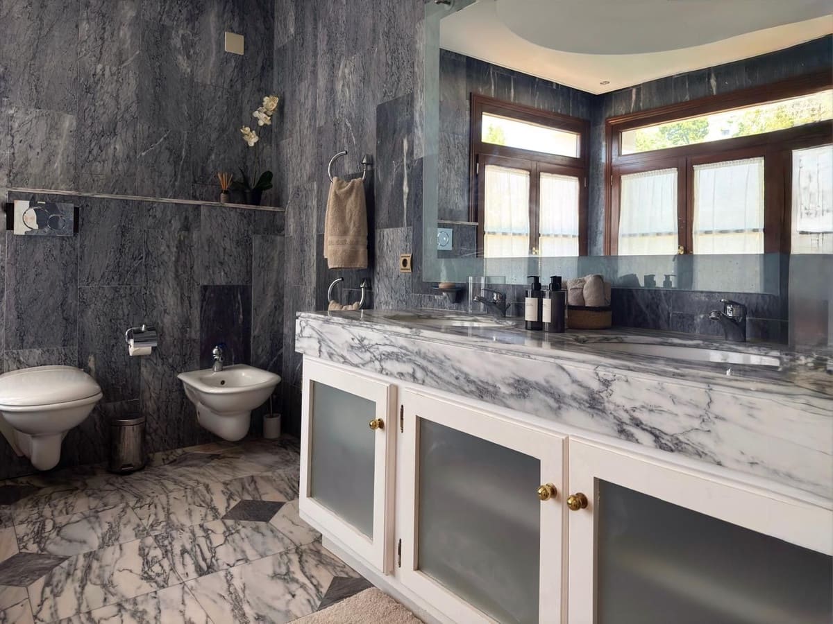 5 bedroom Villa for rent in La Zagaleta with pool garage - € 19,500 (Ref: 9733323)