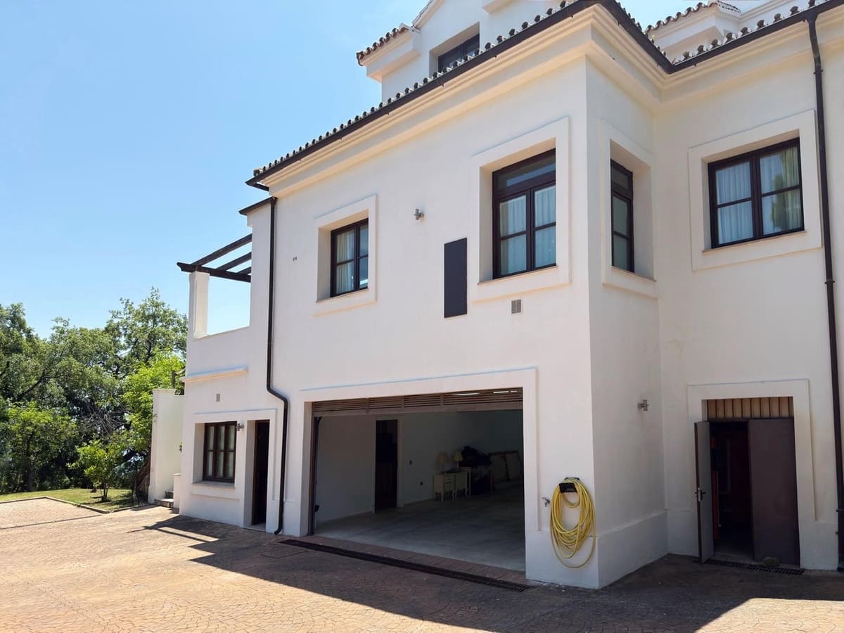 5 bedroom Villa for rent in La Zagaleta with pool garage - € 19,500 (Ref: 9733323)