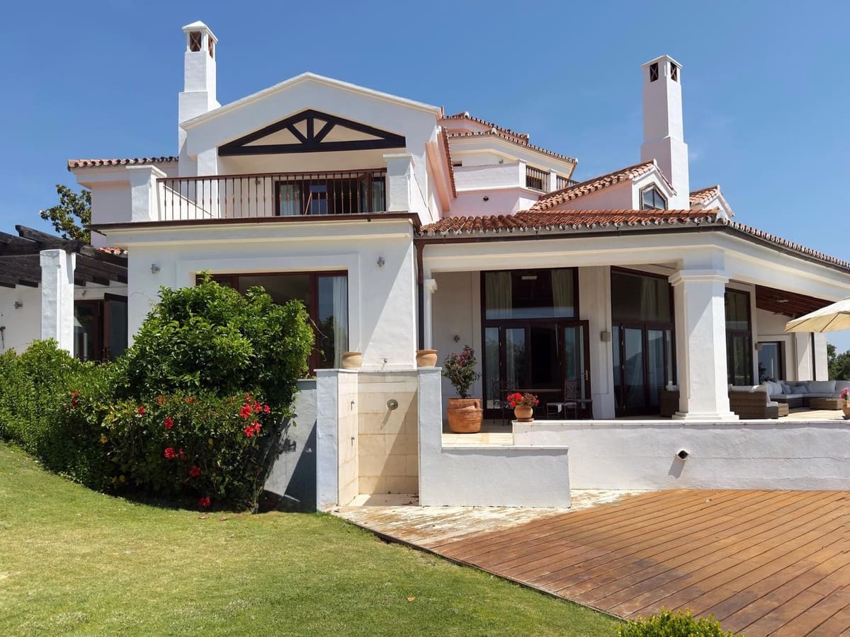 5 bedroom Villa for rent in La Zagaleta with pool garage - € 19,500 (Ref: 9733323)