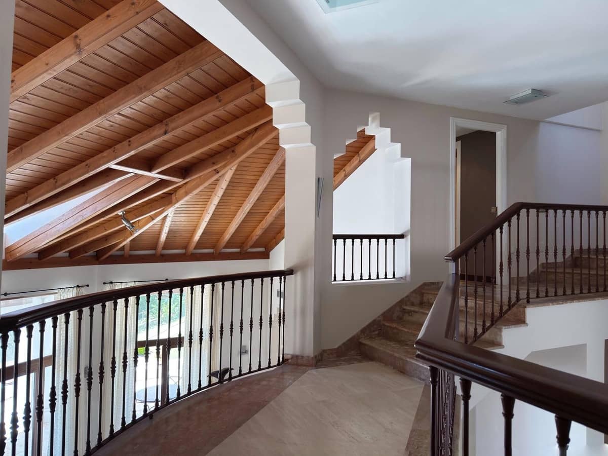 5 bedroom Villa for rent in La Zagaleta with pool garage - € 19,500 (Ref: 9733323)