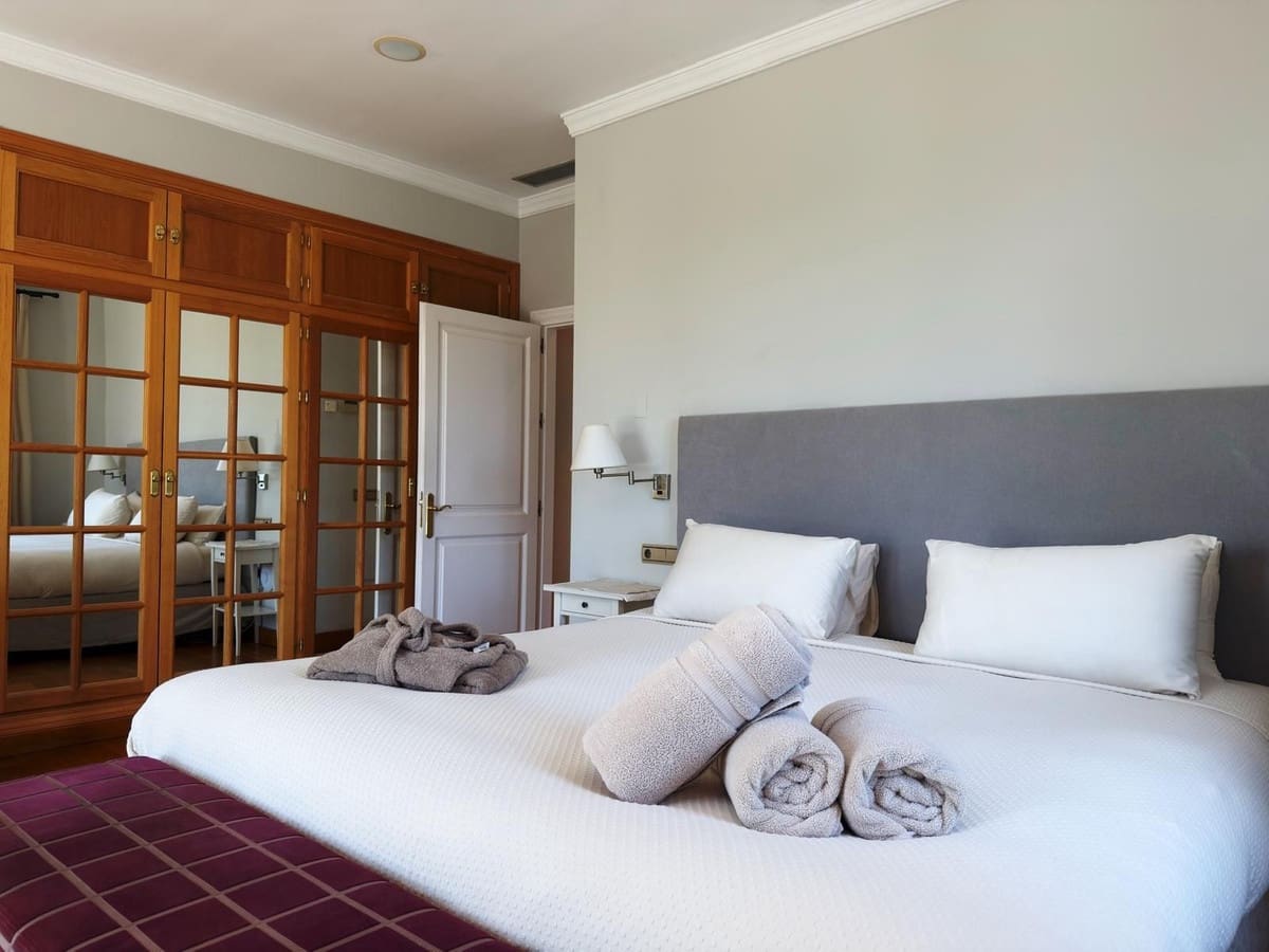 Villa/Maison de 5 chambres de location de vacances à La Zagaleta avec piscine garage - 10 000 € (Ref: 9733324)