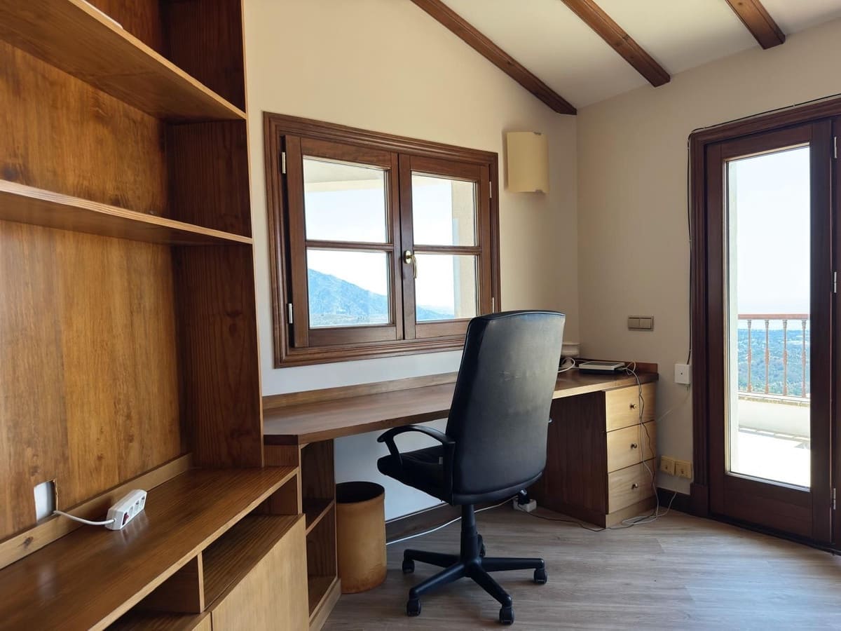 Villa/Maison de 5 chambres de location de vacances à La Zagaleta avec piscine garage - 10 000 € (Ref: 9733324)