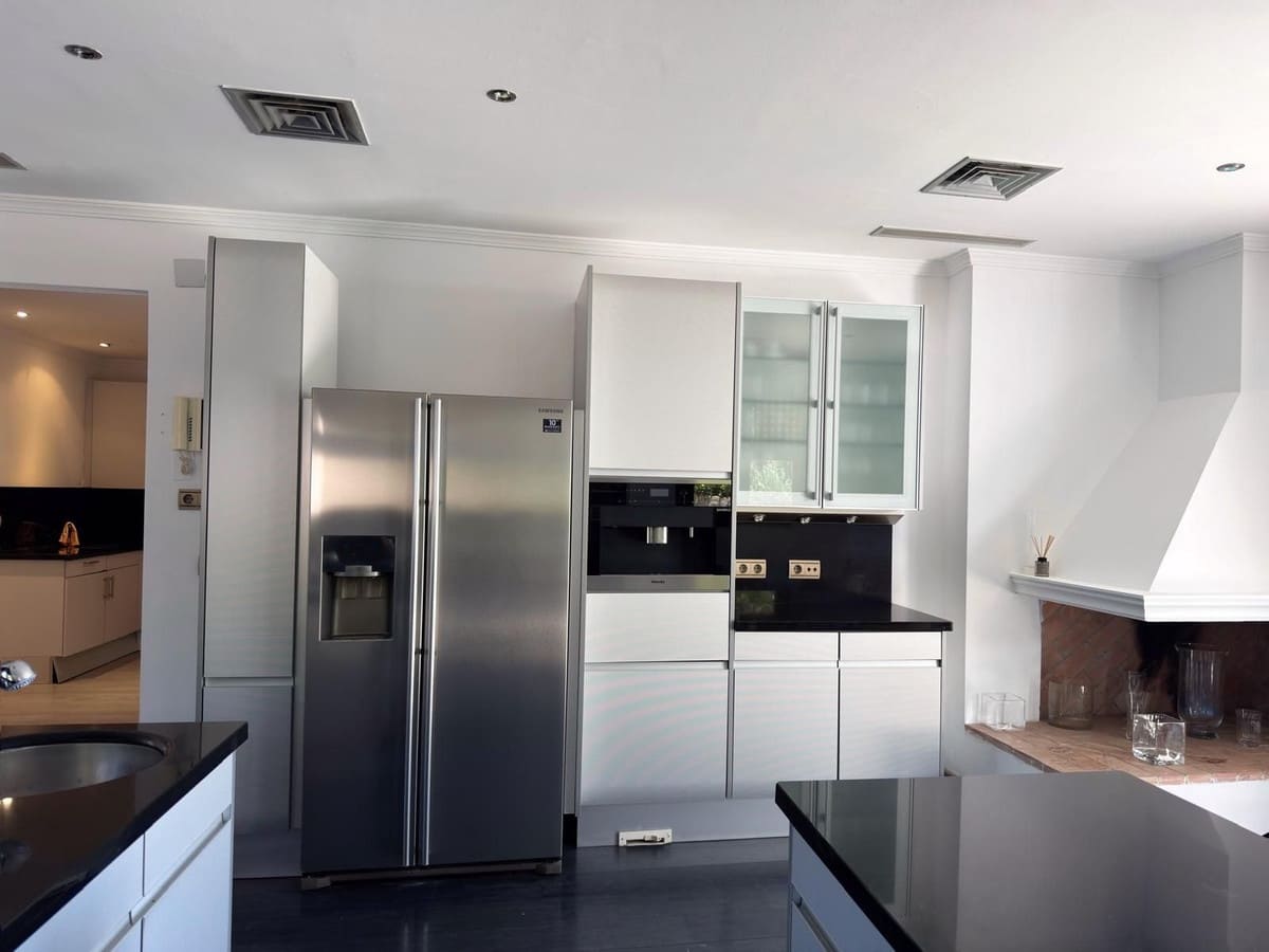 Villa/Maison de 5 chambres de location de vacances à La Zagaleta avec piscine garage - 10 000 € (Ref: 9733324)