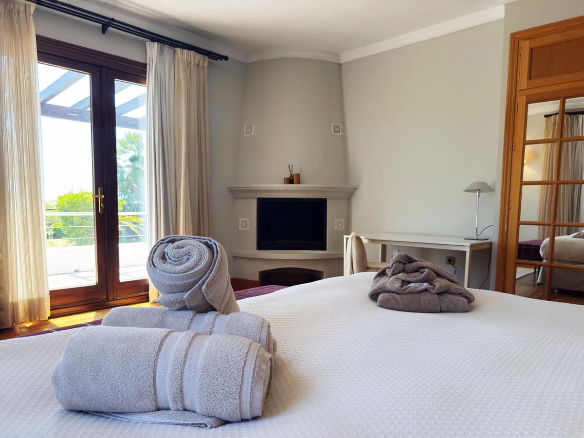 Villa/Maison de 5 chambres de location de vacances à La Zagaleta avec piscine garage - 10 000 € (Ref: 9733324)