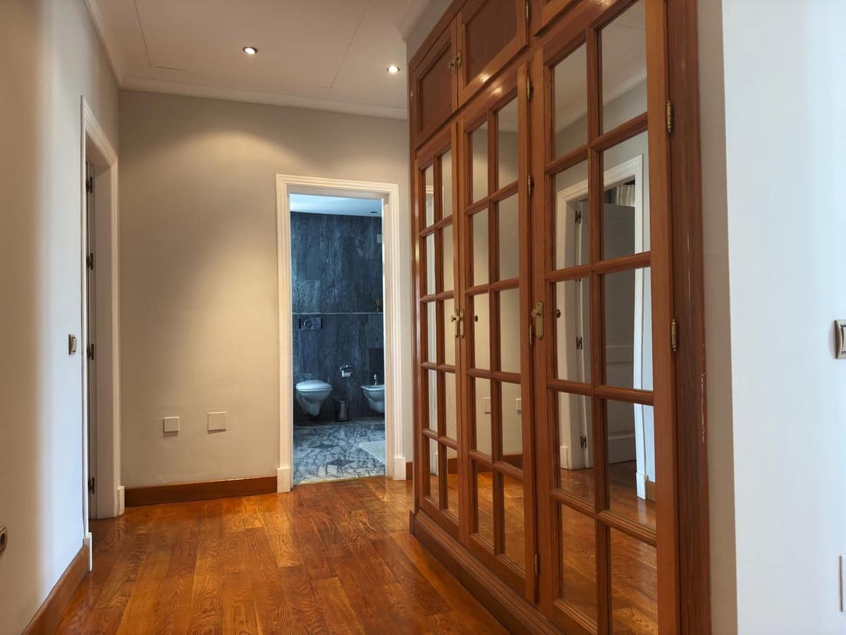 Villa/Maison de 5 chambres de location de vacances à La Zagaleta avec piscine garage - 10 000 € (Ref: 9733324)