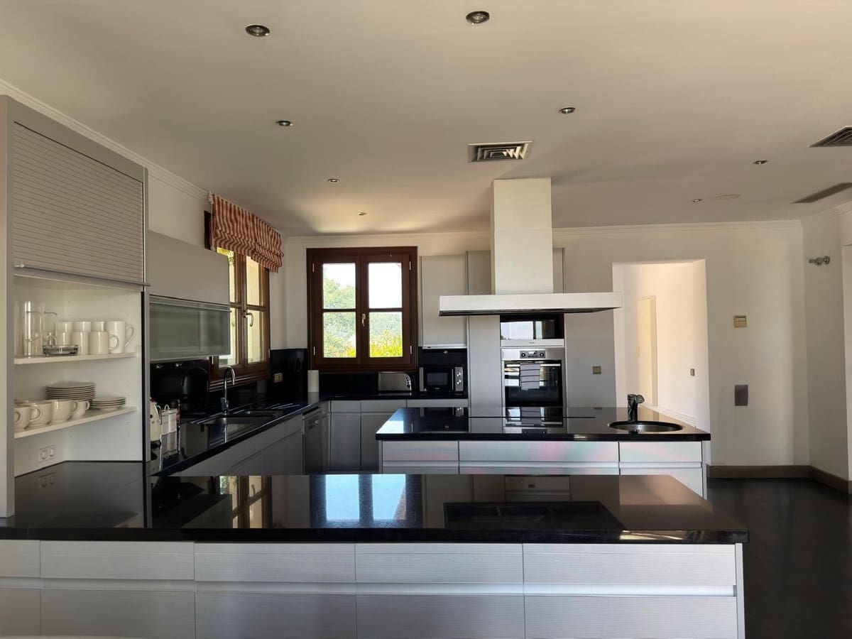 Villa/Maison de 5 chambres de location de vacances à La Zagaleta avec piscine garage - 10 000 € (Ref: 9733324)