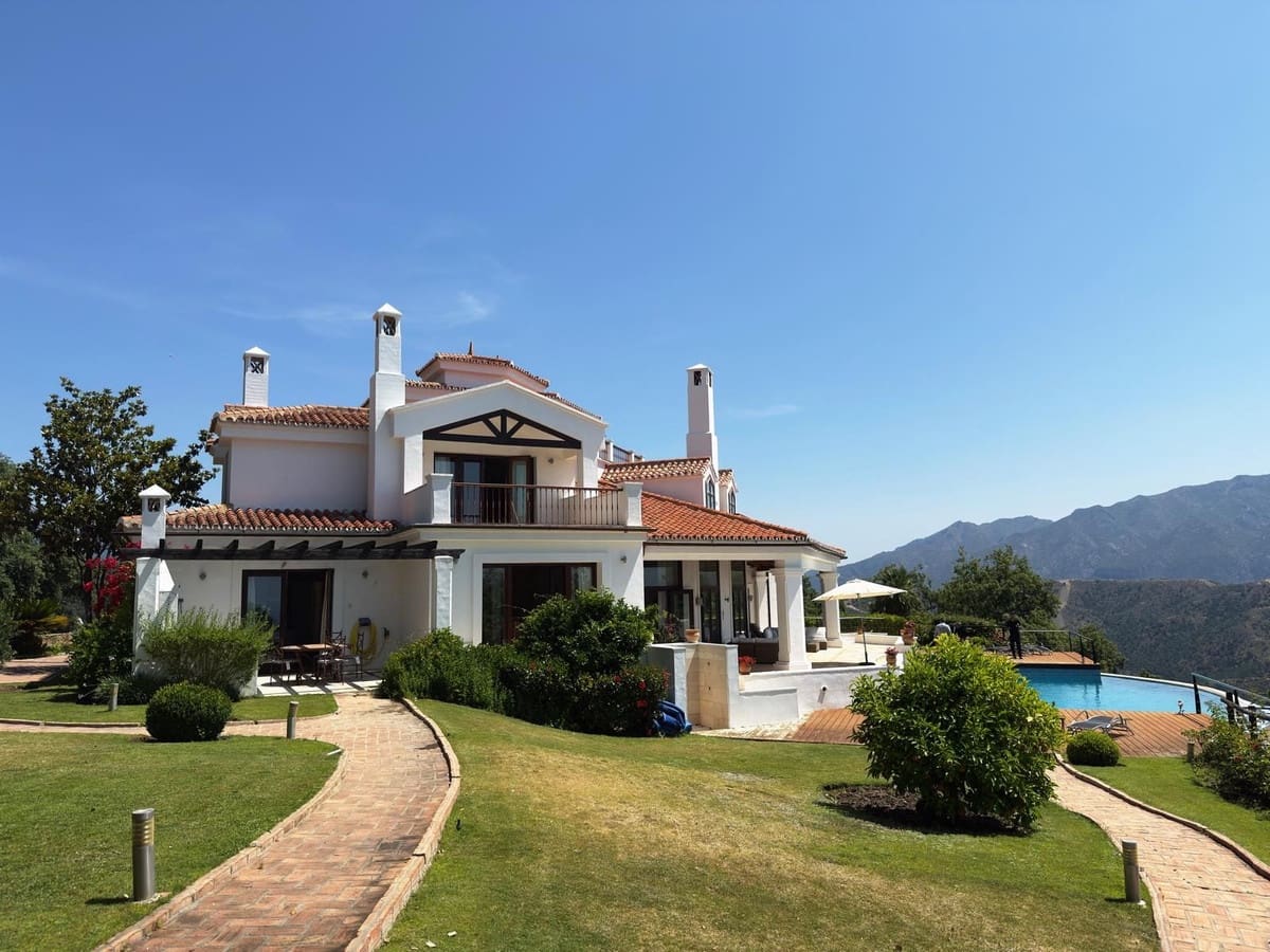 5 bedroom Villa for holiday rental in La Zagaleta with pool garage - € 10,000 (Ref: 9733324)