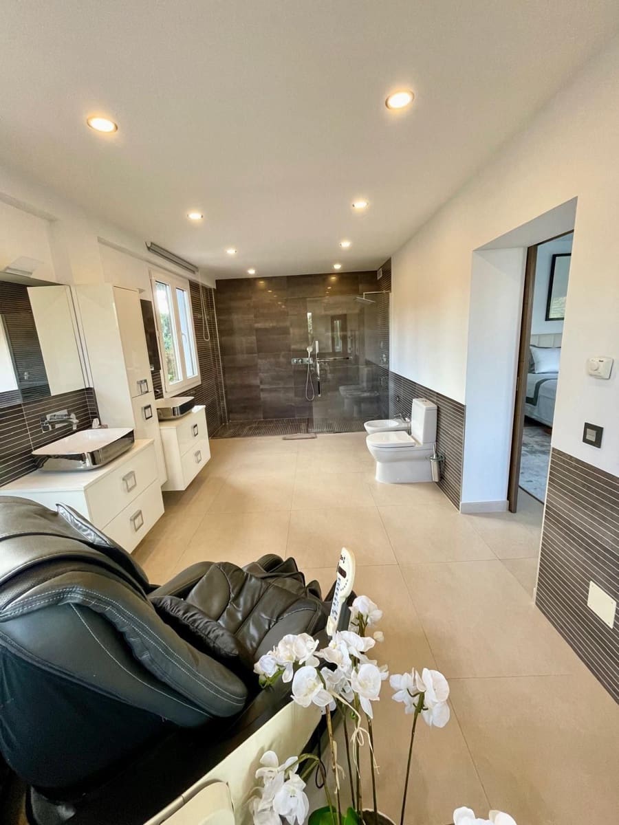 7 bedroom Villa for sale in San Pedro de Alcantara with pool garage - € 3,000,000 (Ref: 9733325)