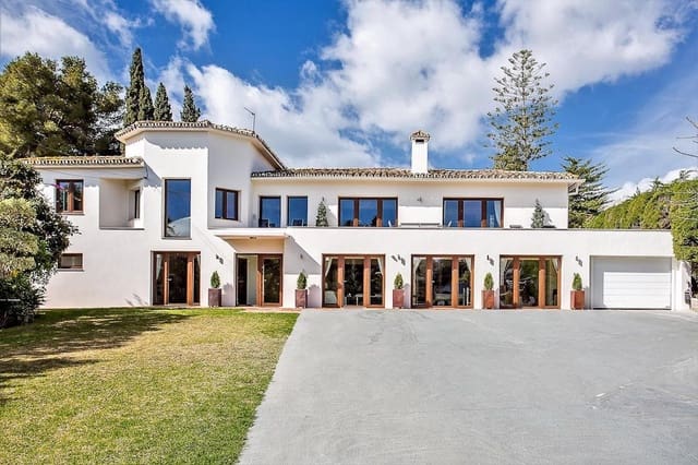 7 makuuhuone Huvila myytävänä paikassa San Pedro de Alcantara, Marbella mukana uima-altaan 
autotalli - 3 000 000 € (Ref: 9733325)