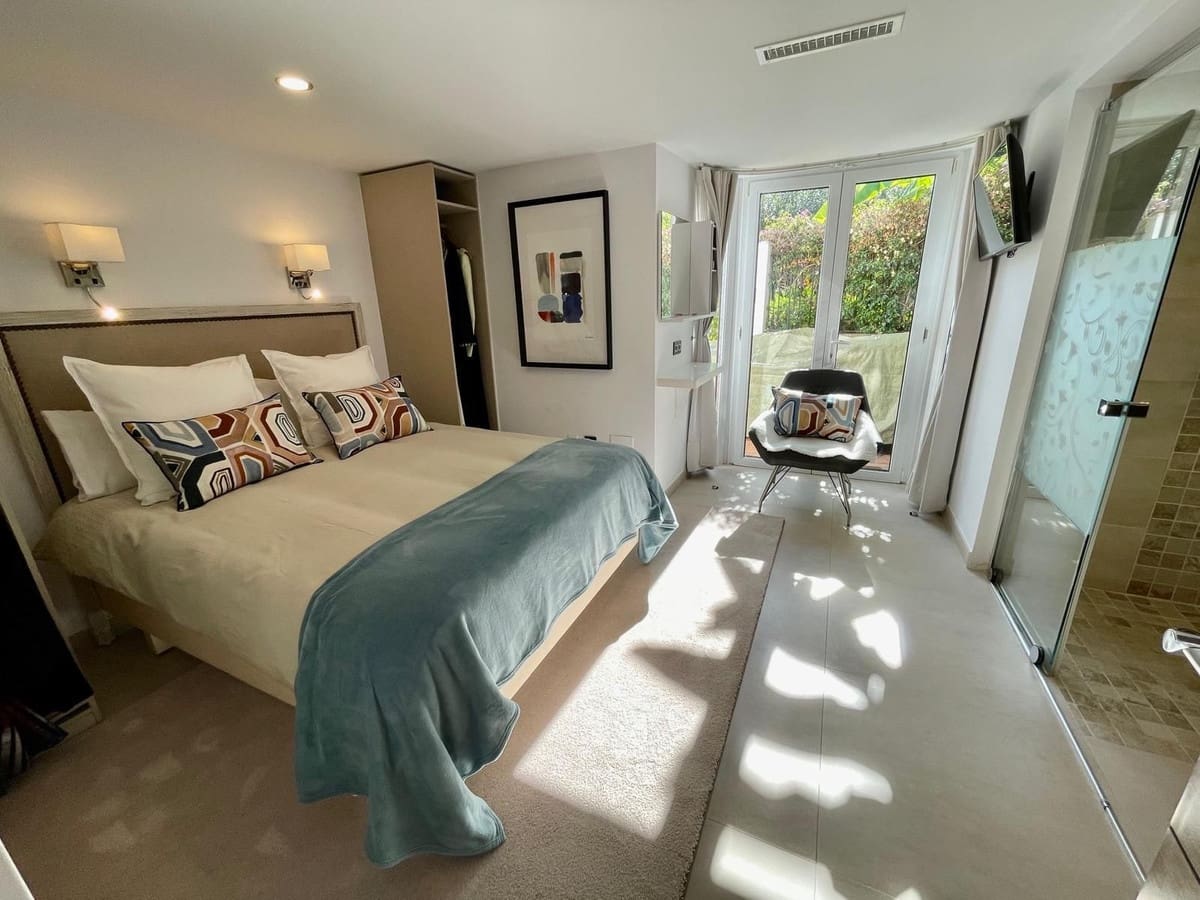 7 bedroom Villa for rent in San Pedro de Alcantara with pool garage - € 16,000 (Ref: 9733326)