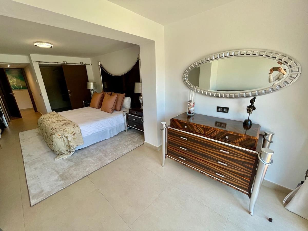 7 bedroom Villa for rent in San Pedro de Alcantara with pool garage - € 16,000 (Ref: 9733326)