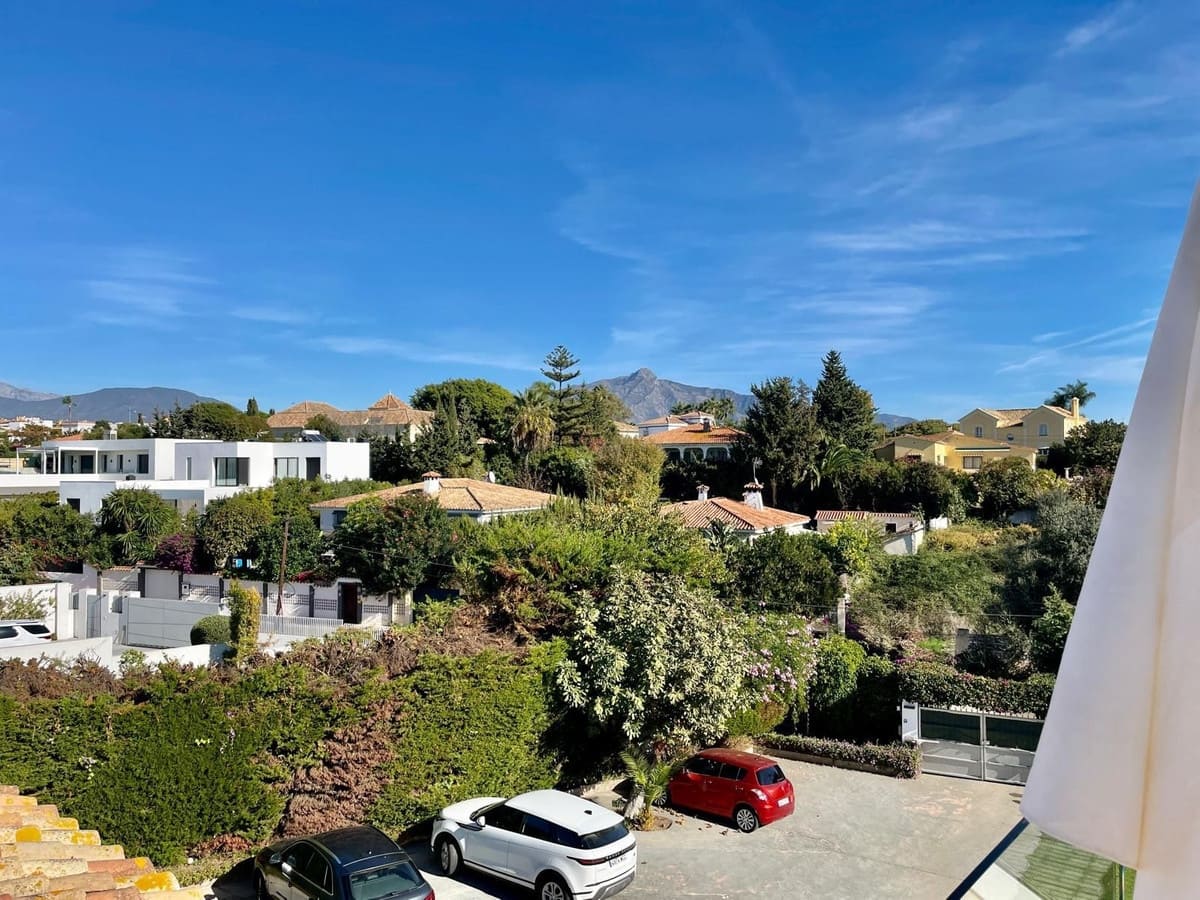 7 bedroom Villa for rent in San Pedro de Alcantara with pool garage - € 16,000 (Ref: 9733326)