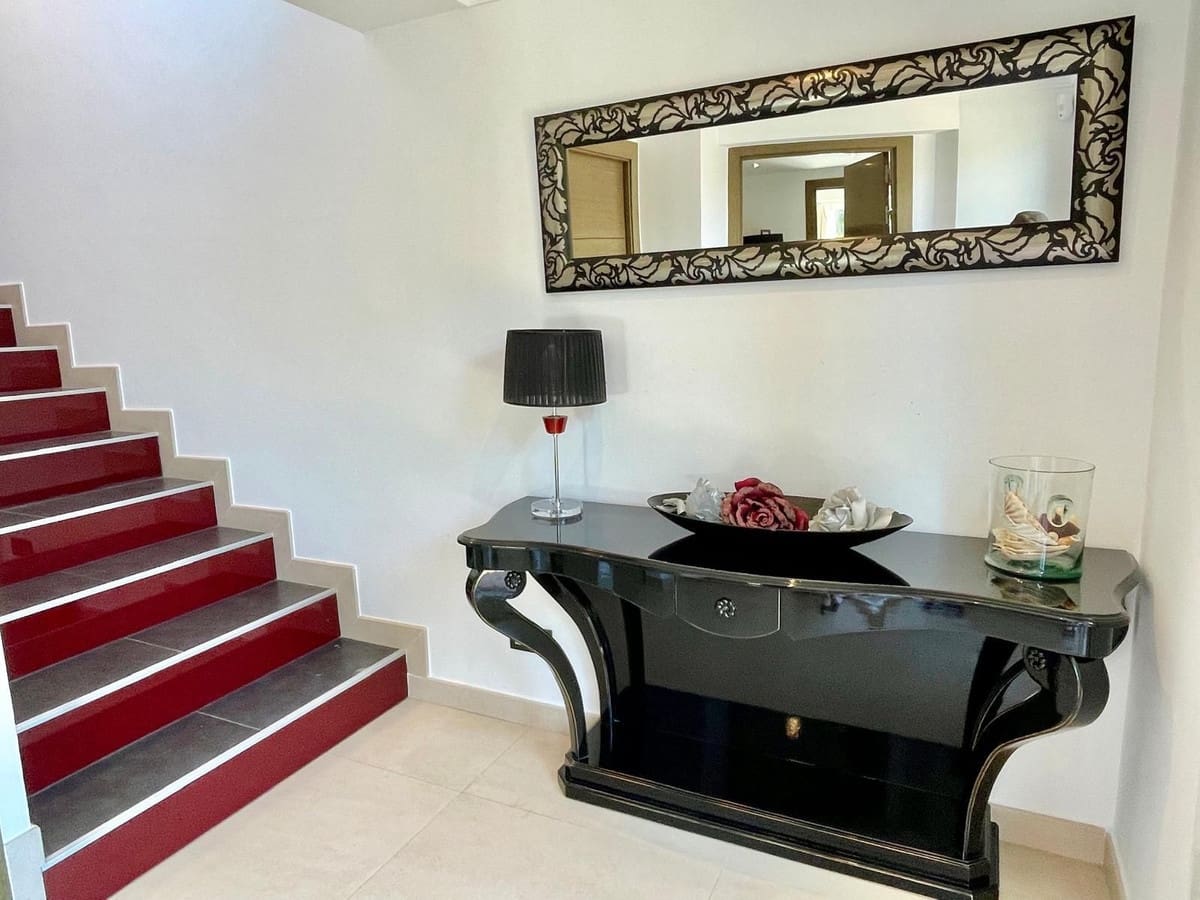 7 bedroom Villa for rent in San Pedro de Alcantara with pool garage - € 16,000 (Ref: 9733326)