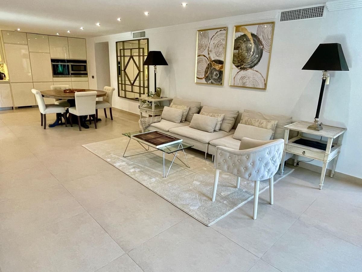 7 bedroom Villa for rent in San Pedro de Alcantara with pool garage - € 16,000 (Ref: 9733326)