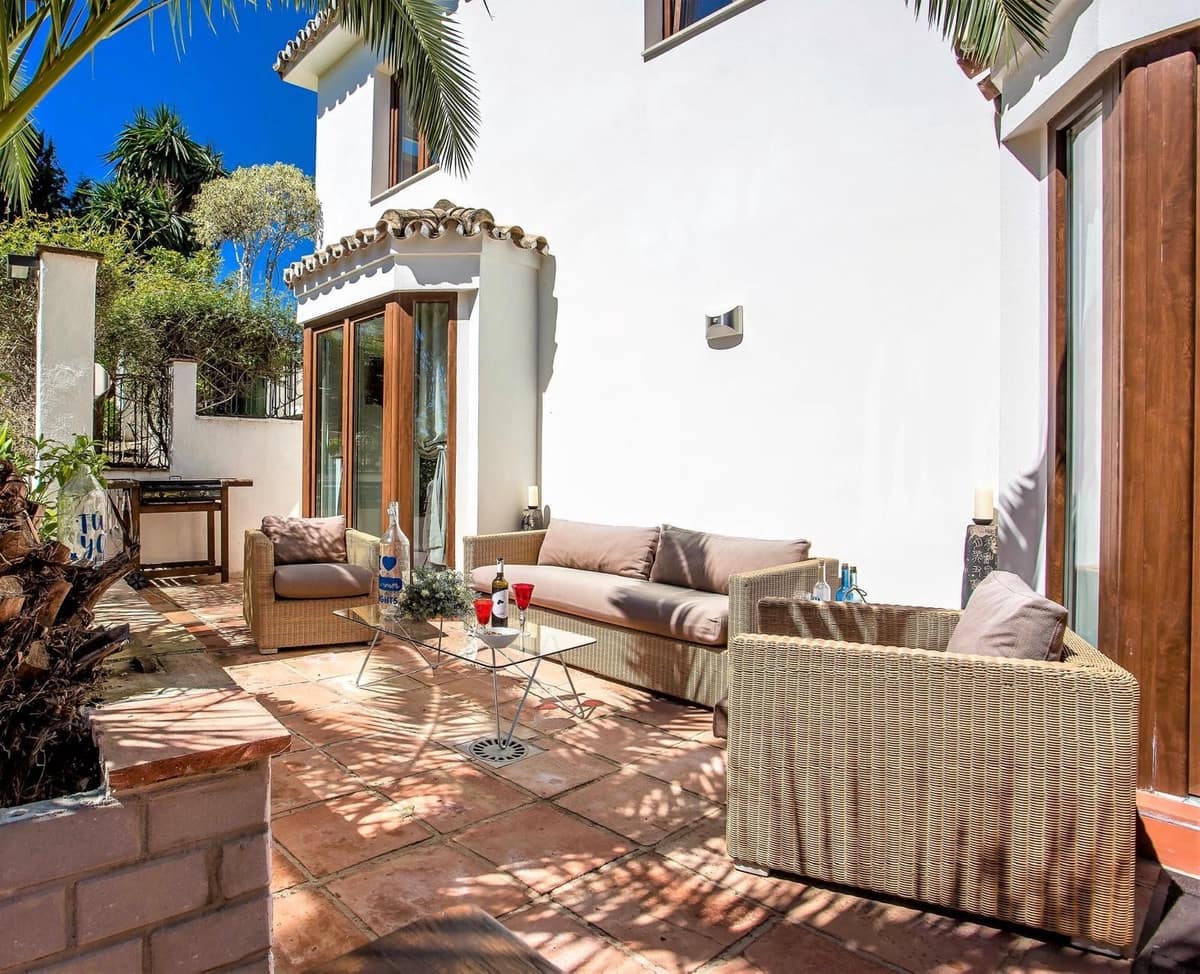 7 bedroom Villa for rent in San Pedro de Alcantara with pool garage - € 16,000 (Ref: 9733326)