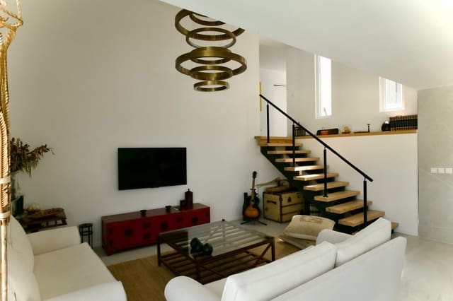 4 bedroom Villa for holiday rental in Casares with pool garage - € 15,000 (Ref: 9733328)