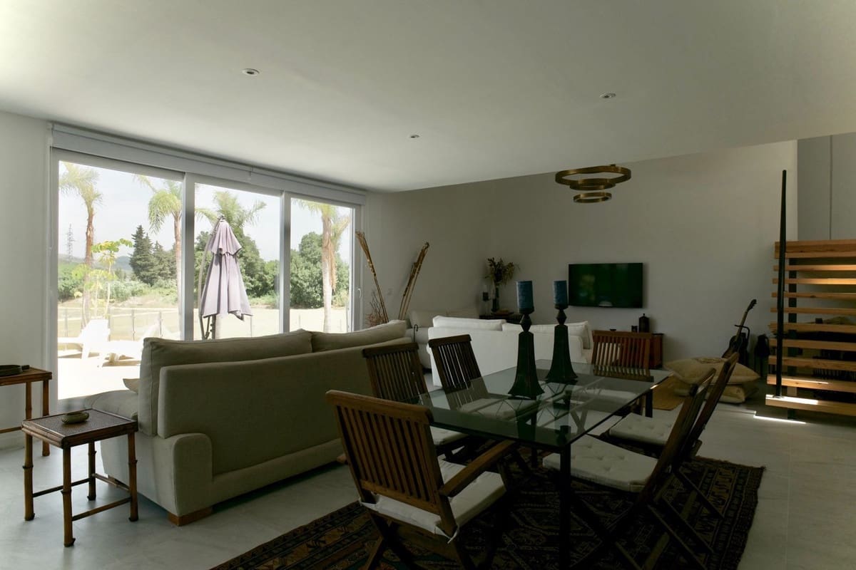 4 bedroom Villa for holiday rental in Casares with pool garage - € 15,000 (Ref: 9733328)