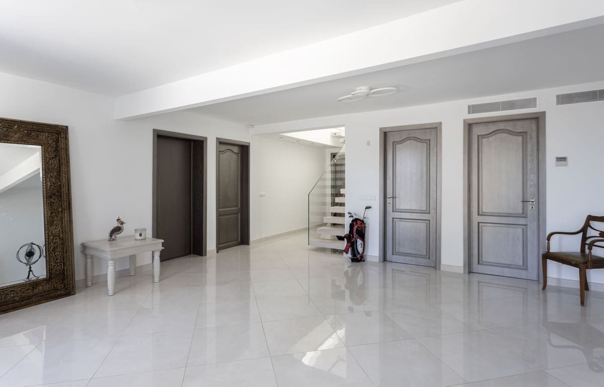 5 bedroom Villa for rent in Sotogrande with pool garage - € 10,000 (Ref: 9733330)