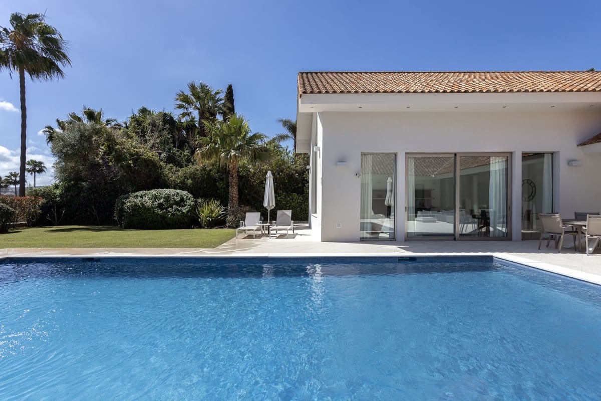 5 bedroom Villa for rent in Sotogrande with pool garage - € 10,000 (Ref: 9733330)