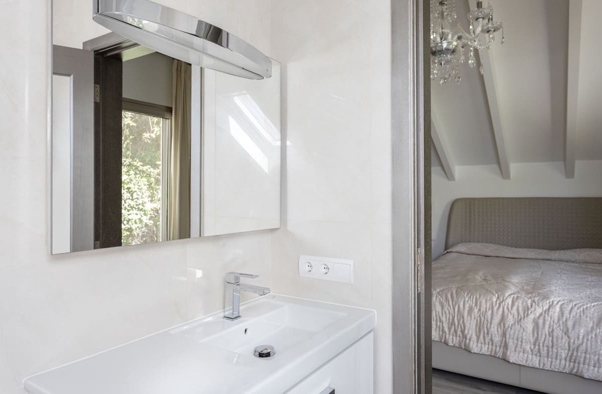 5 bedroom Villa for rent in Sotogrande with pool garage - € 10,000 (Ref: 9733330)