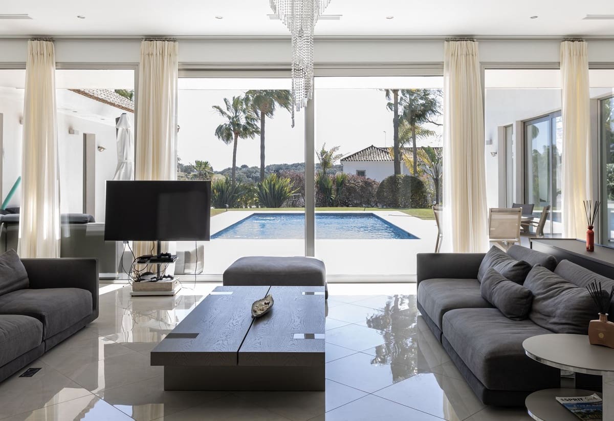 5 bedroom Villa for rent in Sotogrande with pool garage - € 10,000 (Ref: 9733330)