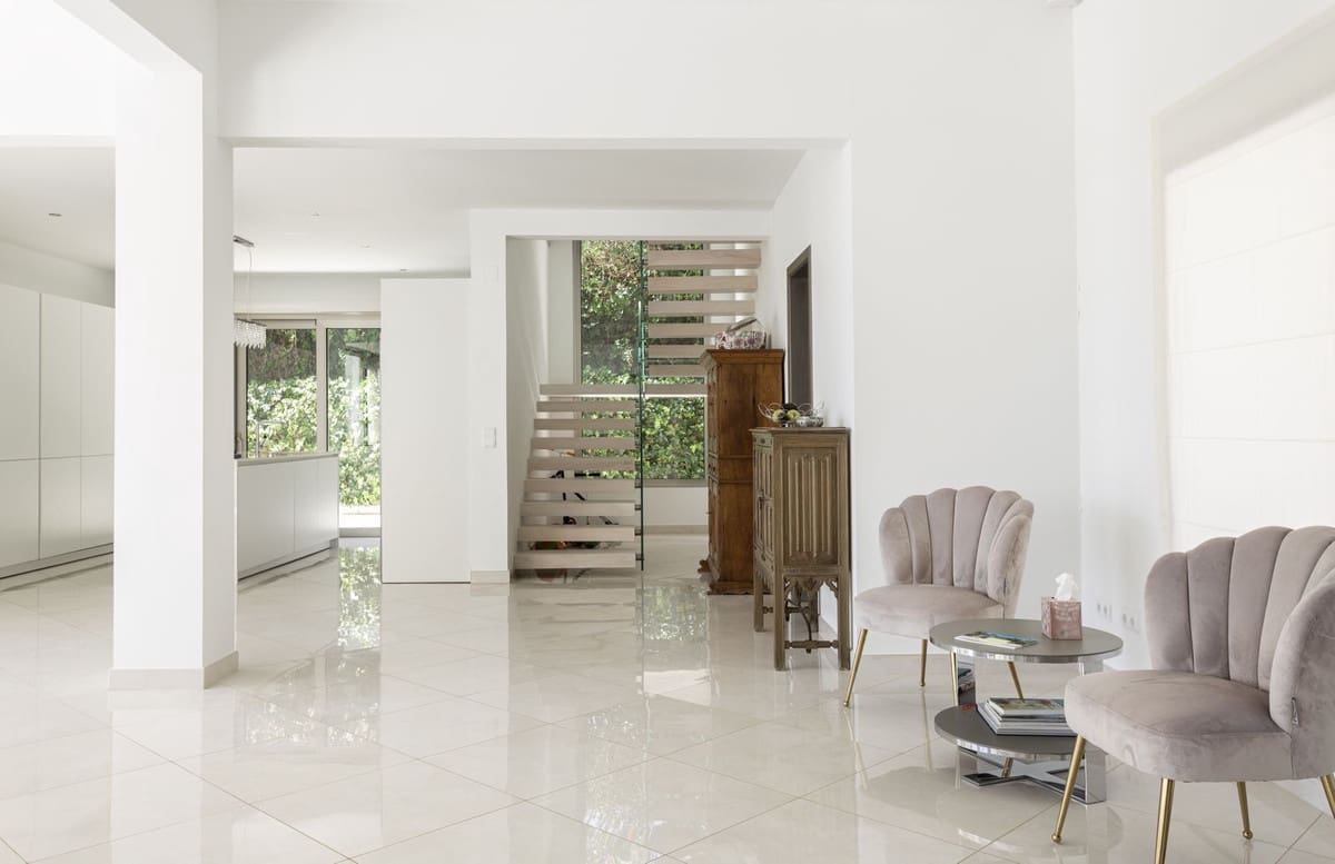 5 bedroom Villa for rent in Sotogrande with pool garage - € 10,000 (Ref: 9733330)