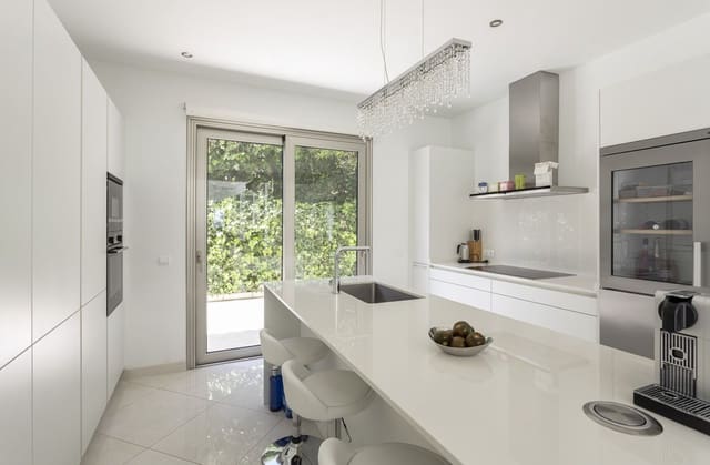 5 soveværelse Villa til leje i Sotogrande, San Roque med swimmingpool garage - € 10.000 (Ref: 9733330)