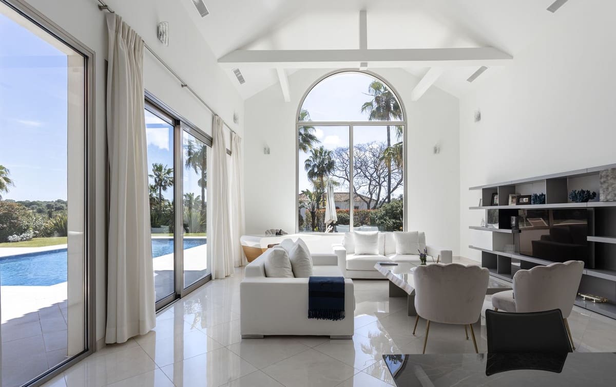 5 bedroom Villa for rent in Sotogrande with pool garage - € 10,000 (Ref: 9733330)
