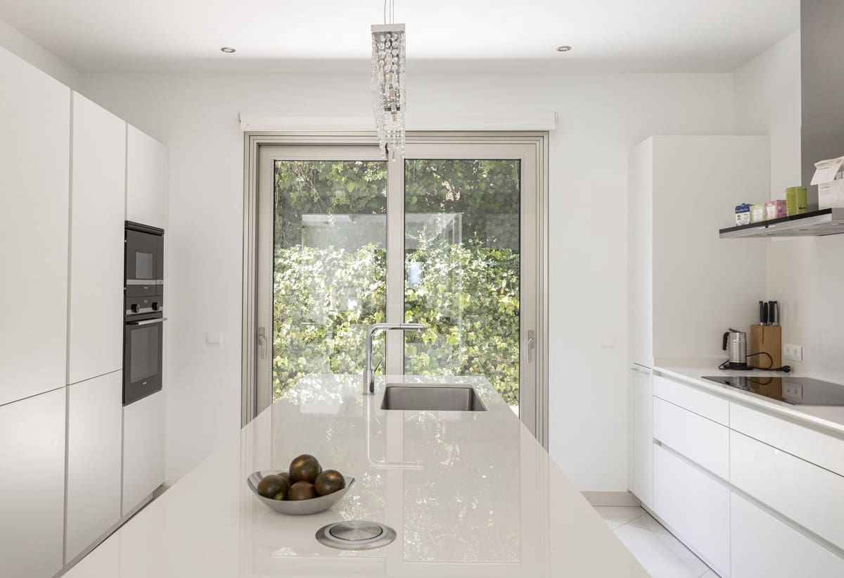 5 bedroom Villa for rent in Sotogrande with pool garage - € 10,000 (Ref: 9733330)
