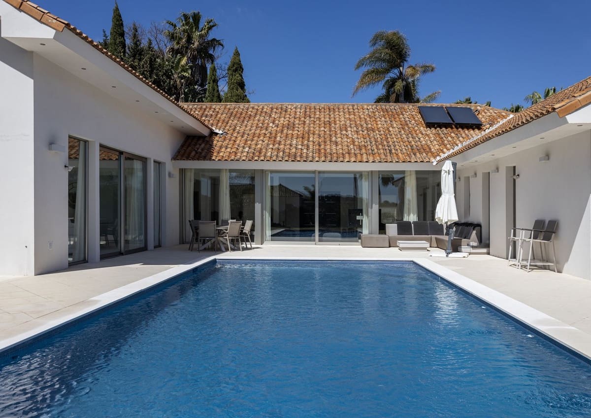 5 bedroom Villa for rent in Sotogrande with pool garage - € 10,000 (Ref: 9733330)