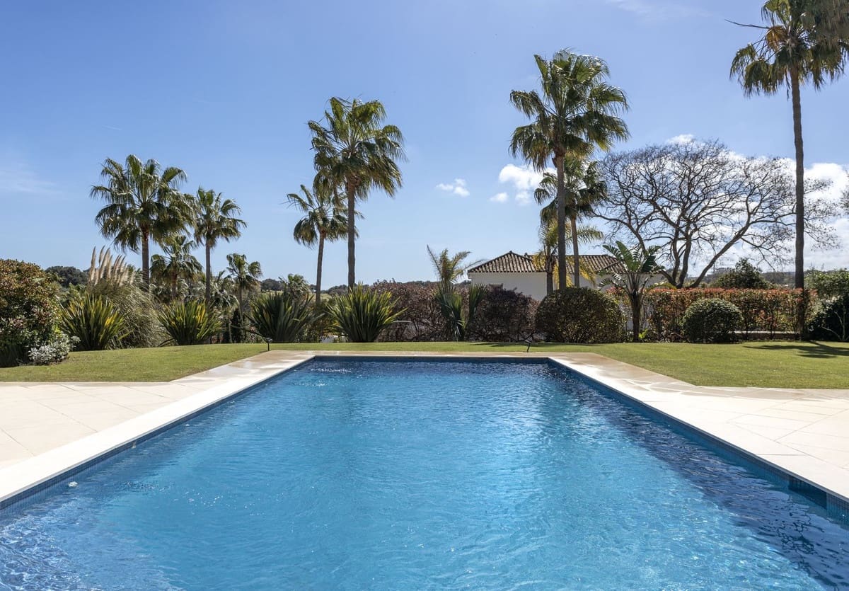 5 bedroom Villa for rent in Sotogrande with pool garage - € 10,000 (Ref: 9733330)