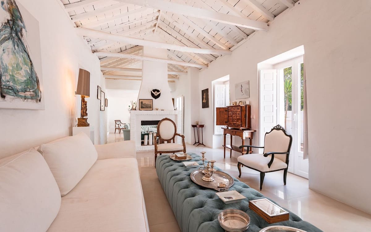 3 bedroom Villa for rent in Nueva Andalucia with pool garage - € 7,000 (Ref: 9733331)