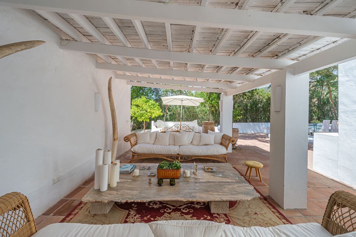 3 bedroom Villa for rent in Nueva Andalucia with pool garage - € 7,000 (Ref: 9733331)