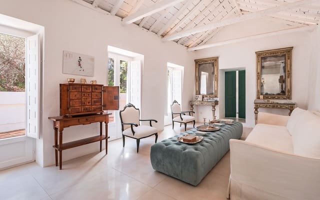 Chalet de 3 habitaciones en Nueva Andalucia, Marbella en alquiler con piscina garaje - 7.000 € (Ref: 9733331)