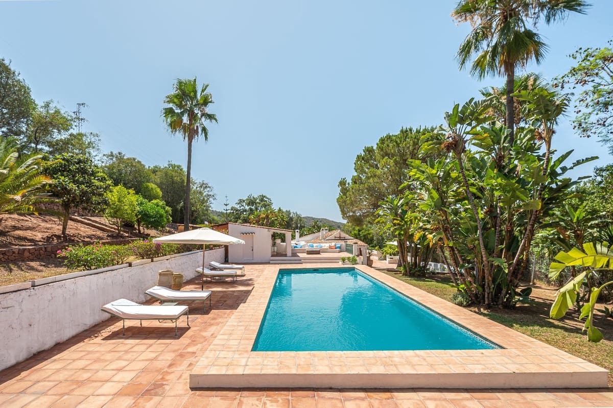 3 bedroom Villa for holiday rental in Nueva Andalucia with pool garage - € 4,800 (Ref: 9733332)