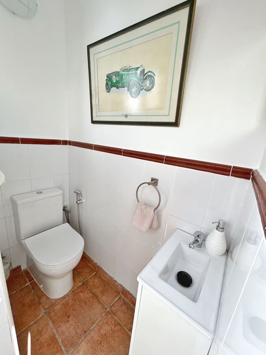 4 bedroom Villa for rent in La Cala de Mijas with pool garage - € 6,000 (Ref: 9733334)